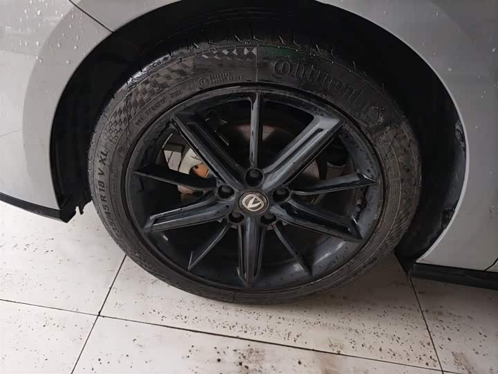 Фото 23 - Changan UNI-V