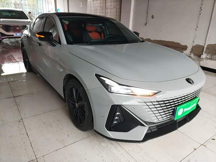 Фото 4 - Changan UNI-V