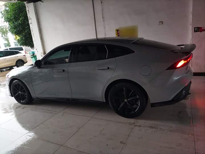 Фото 5 - Changan UNI-V