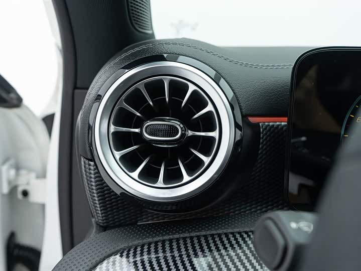 Фото 14 - Mercedes-Benz A-Class