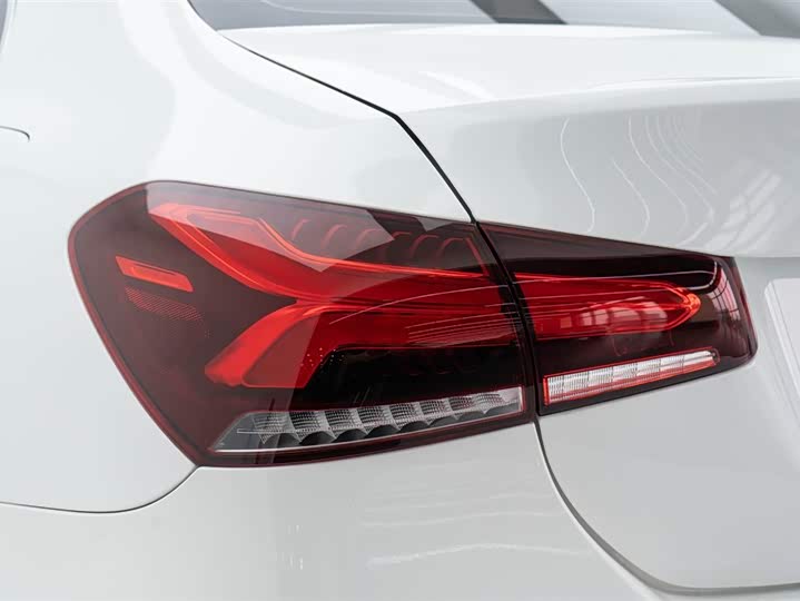 Фото 9 - Mercedes-Benz A-Class