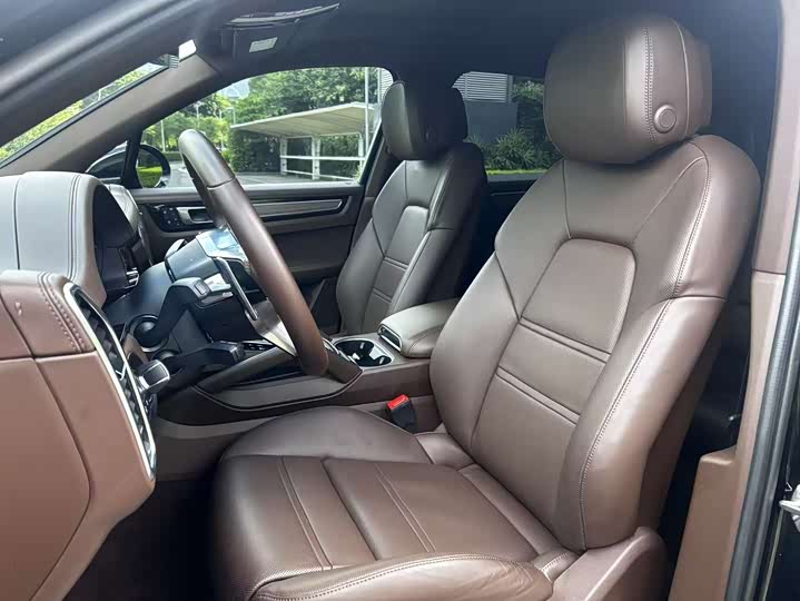 Фото 6 - Porsche Cayenne