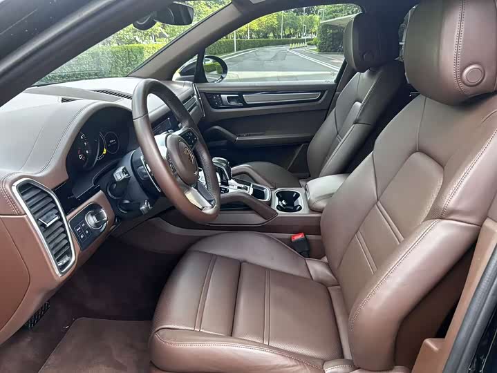 Фото 7 - Porsche Cayenne