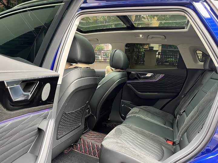 Фото 12 - Hongqi HS5