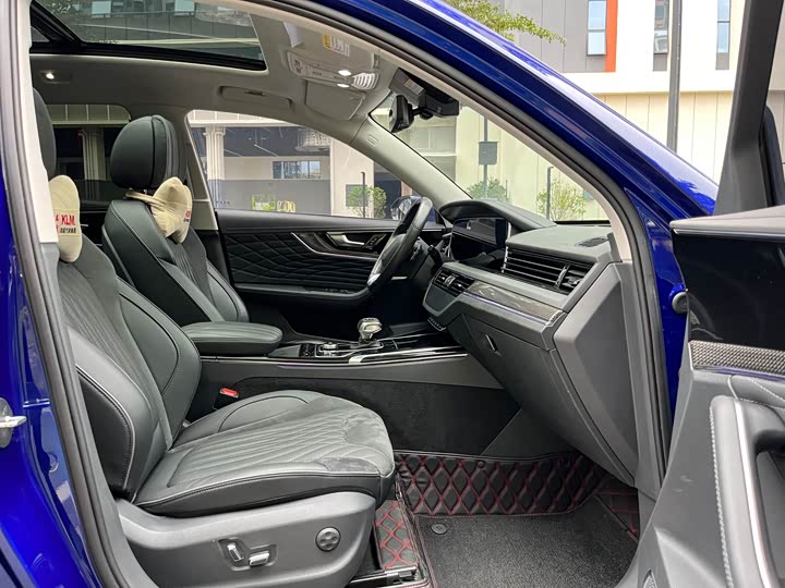 Фото 13 - Hongqi HS5