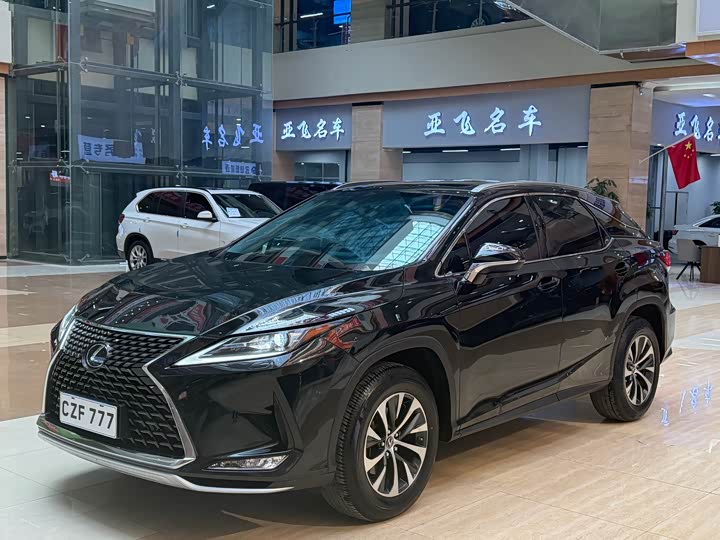 Фото 1 - Lexus RX