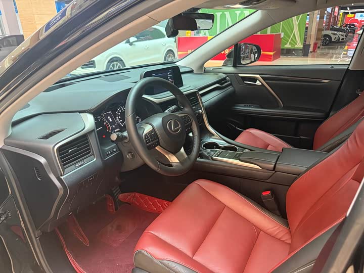 Фото 4 - Lexus RX