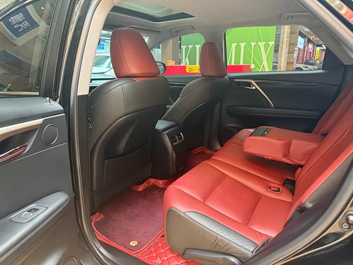 Фото 5 - Lexus RX