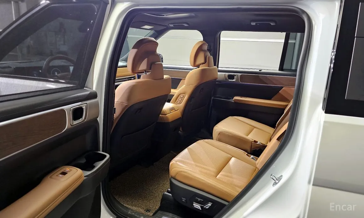 Фото 11 - Hyundai Santa Fe