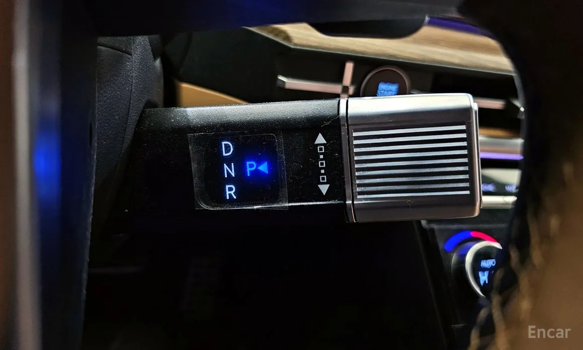 Фото 9 - Hyundai Santa Fe