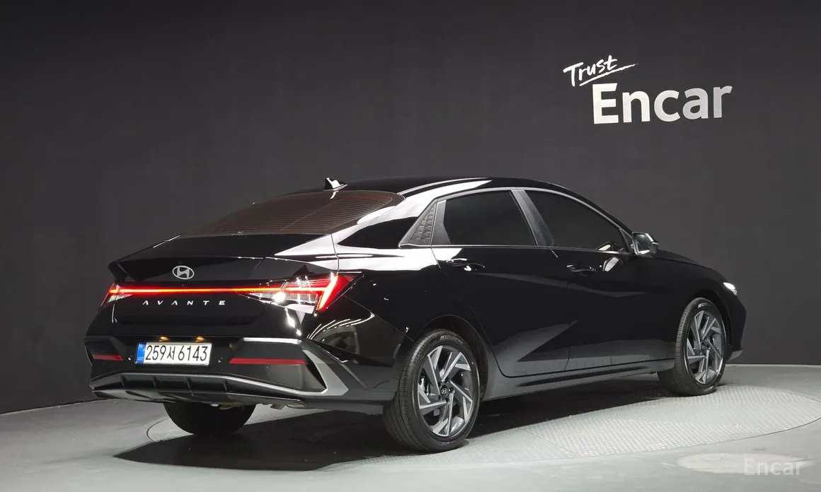 Фото 2 - Hyundai Avante