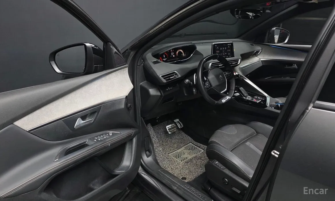 Фото 10 - Peugeot 5008