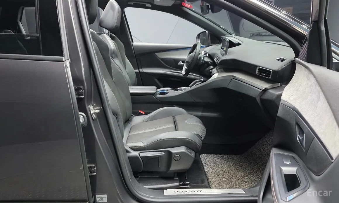 Фото 11 - Peugeot 5008