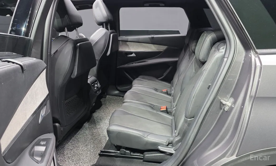 Фото 12 - Peugeot 5008