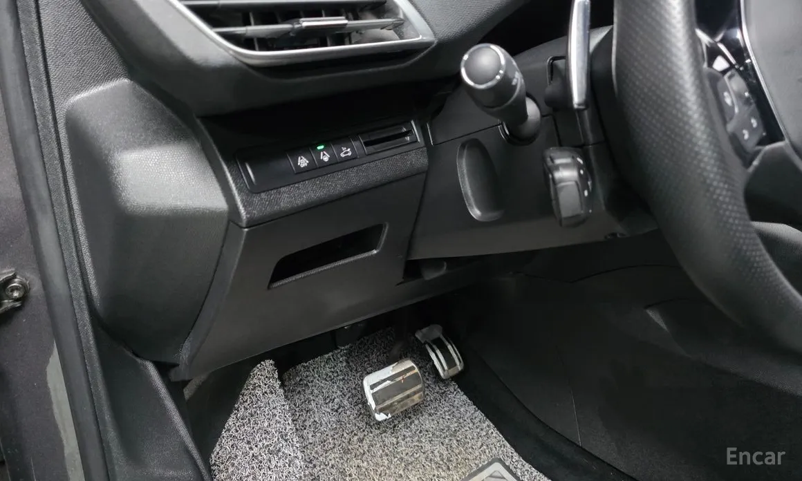 Фото 14 - Peugeot 5008