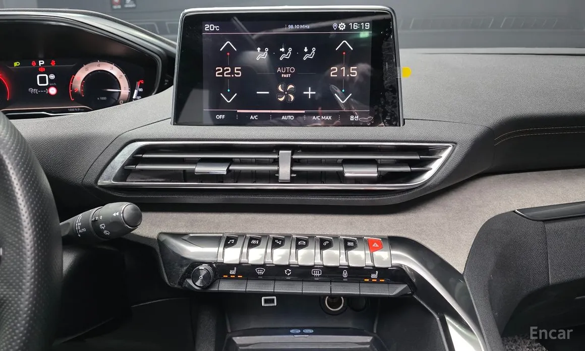 Фото 15 - Peugeot 5008