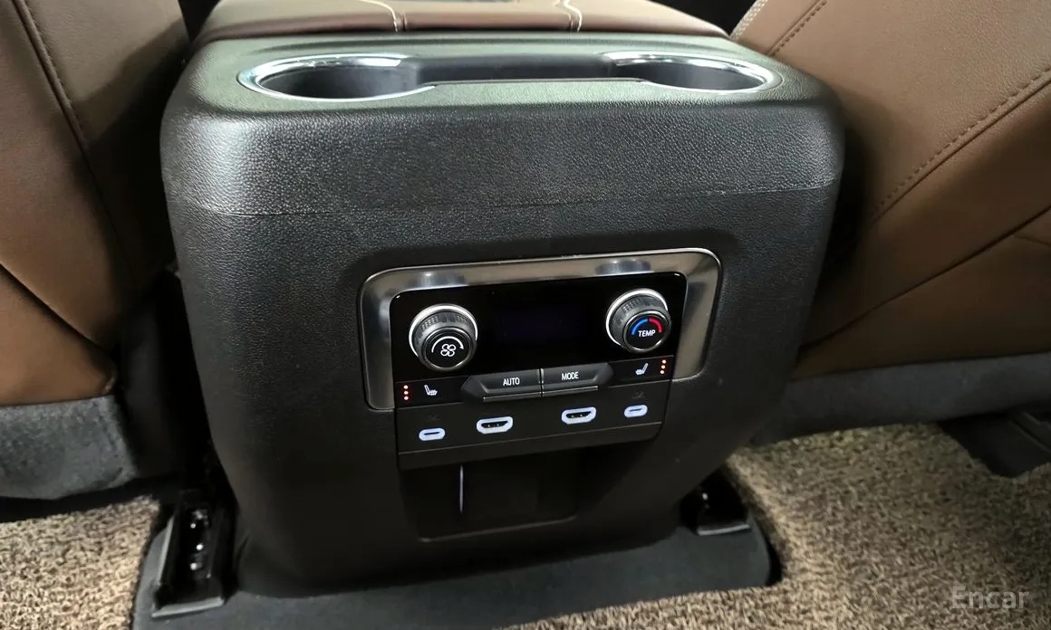 Фото 18 - Chevrolet Tahoe