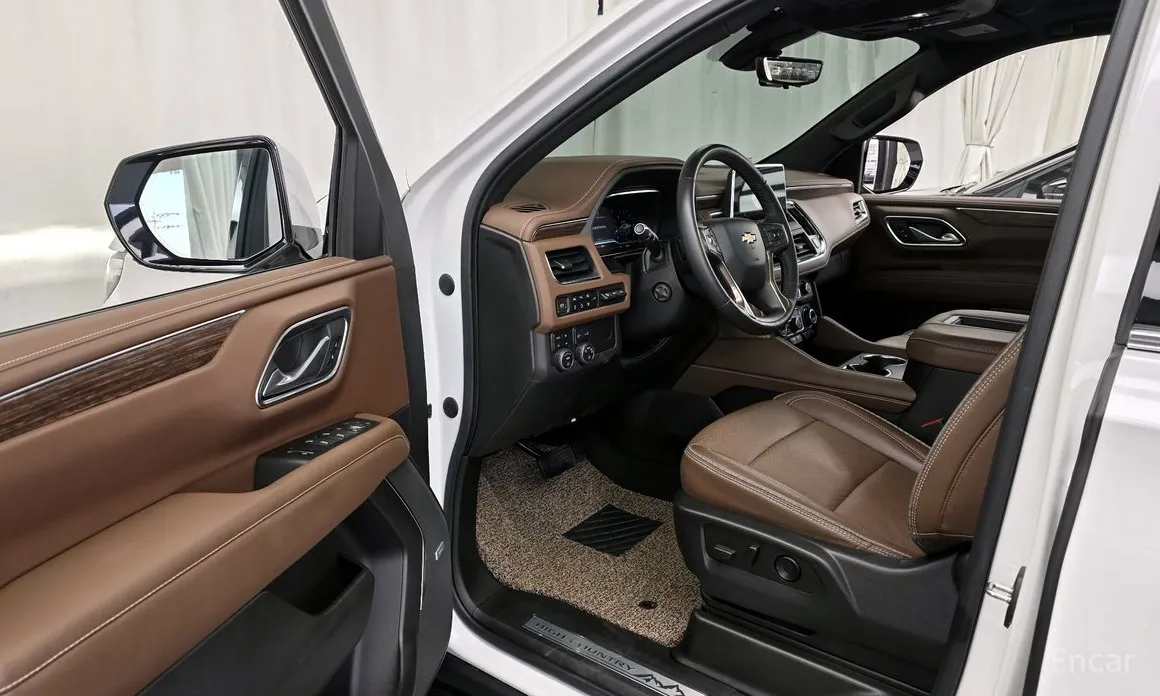 Фото 8 - Chevrolet Tahoe