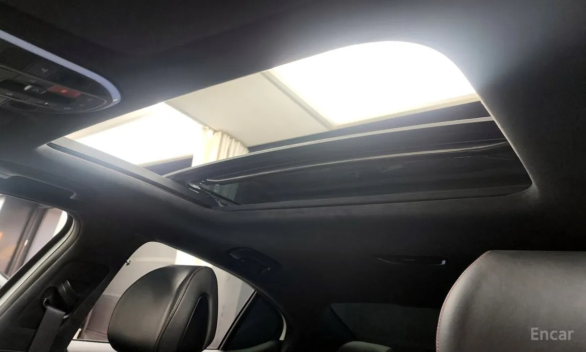 Фото 18 - Genesis G70