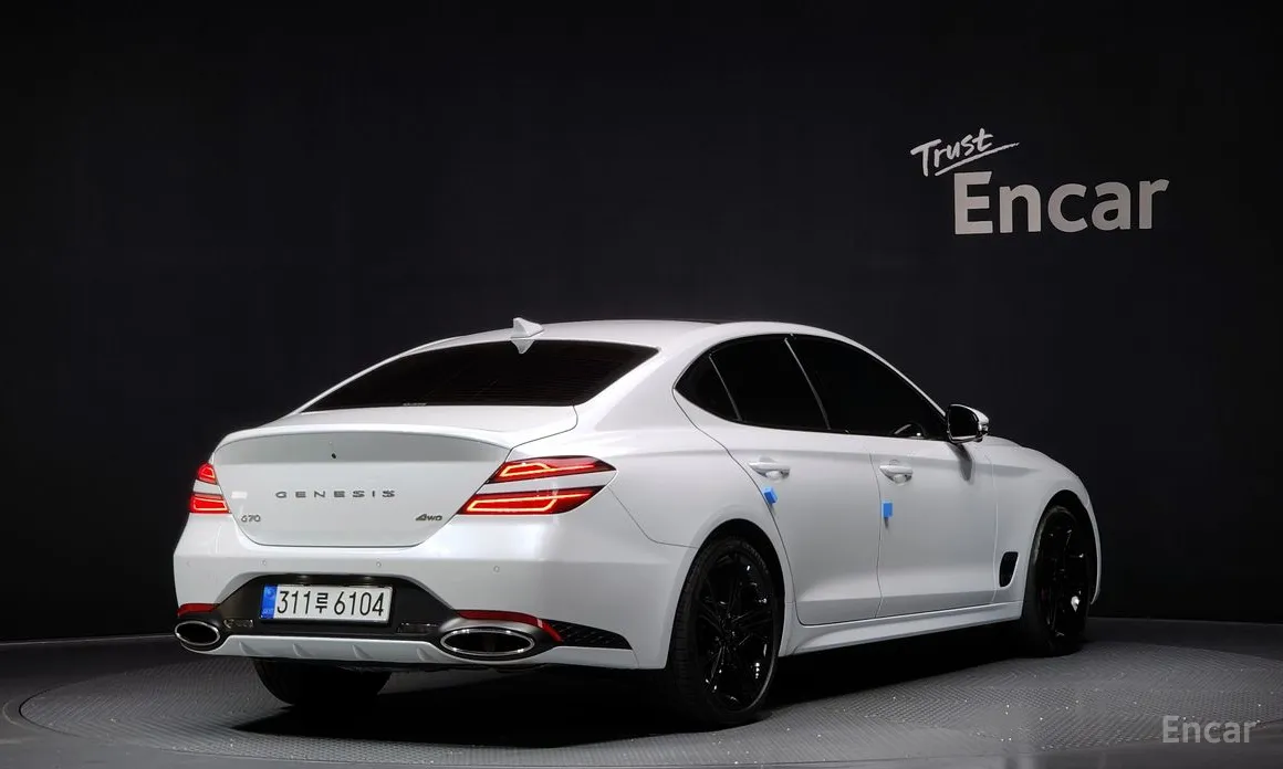 Фото 2 - Genesis G70