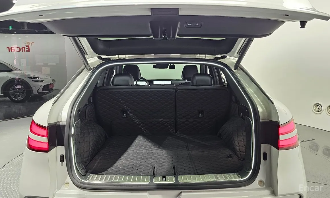 Фото 20 - Genesis GV60