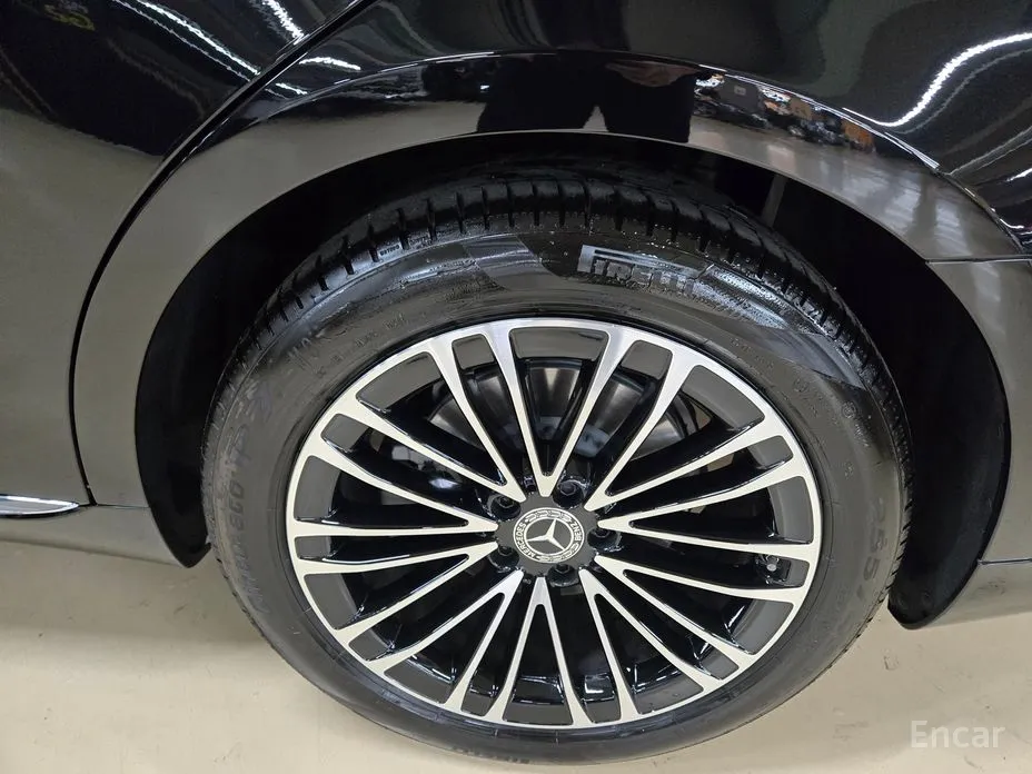 Фото 15 - Mercedes-Benz S-Class