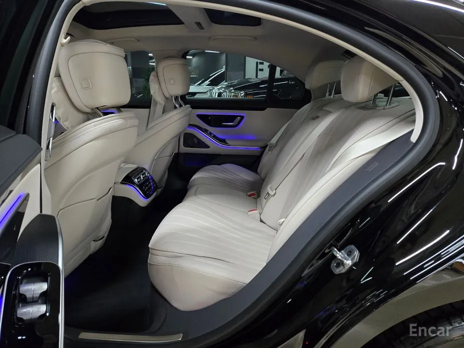 Фото 17 - Mercedes-Benz S-Class