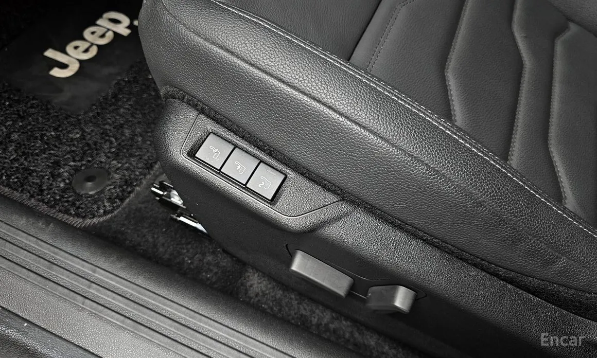 Фото 18 - Jeep Avenger