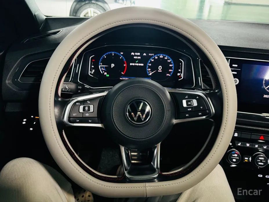 Фото 16 - Volkswagen T-Roc