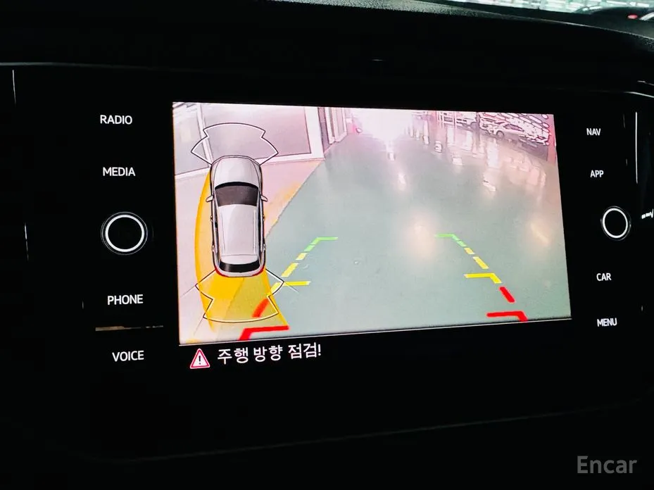 Фото 18 - Volkswagen T-Roc