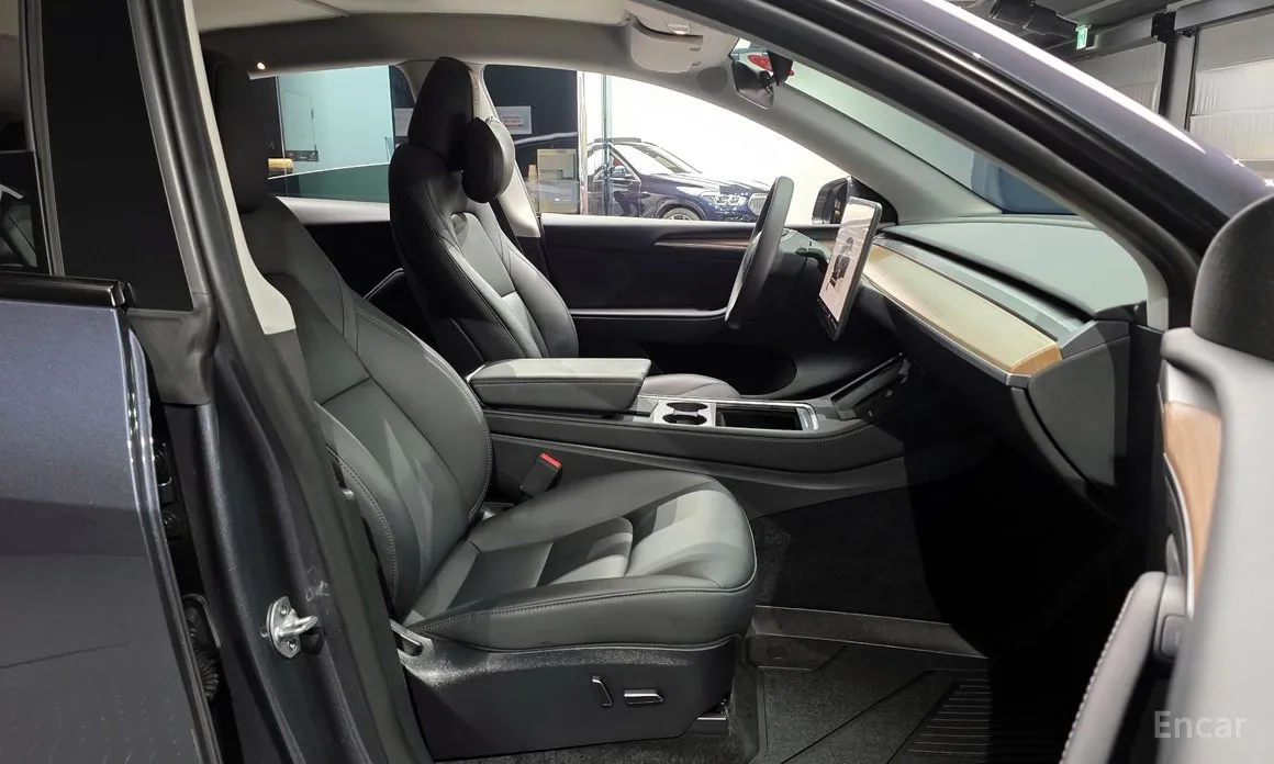 Фото 10 - Tesla Model Y