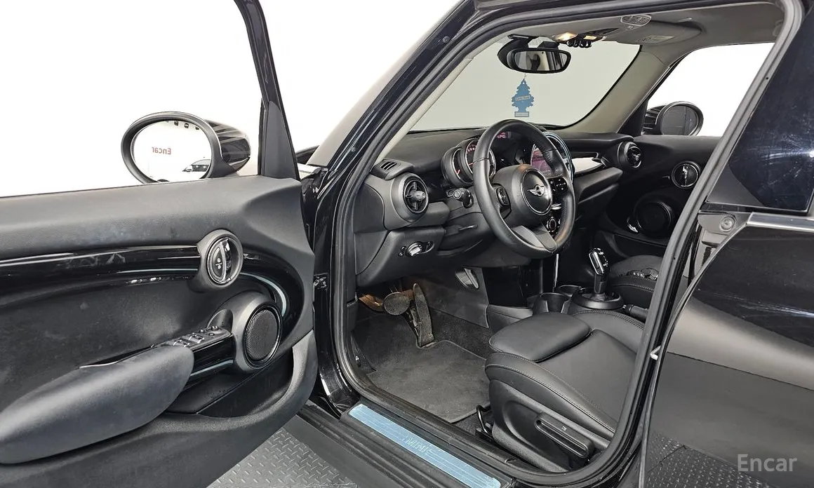 Фото 10 - Mini Cooper