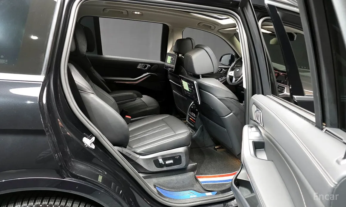 Фото 12 - BMW X7