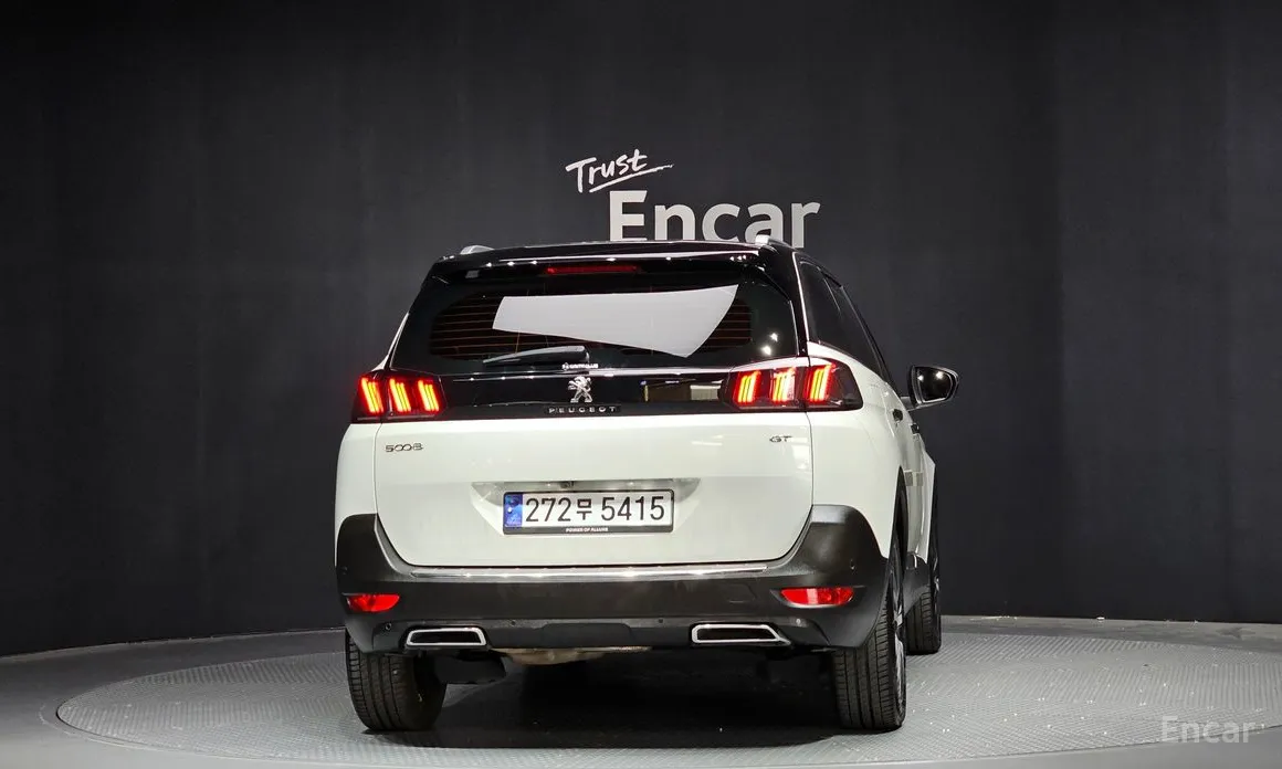 Фото 4 - Peugeot 5008