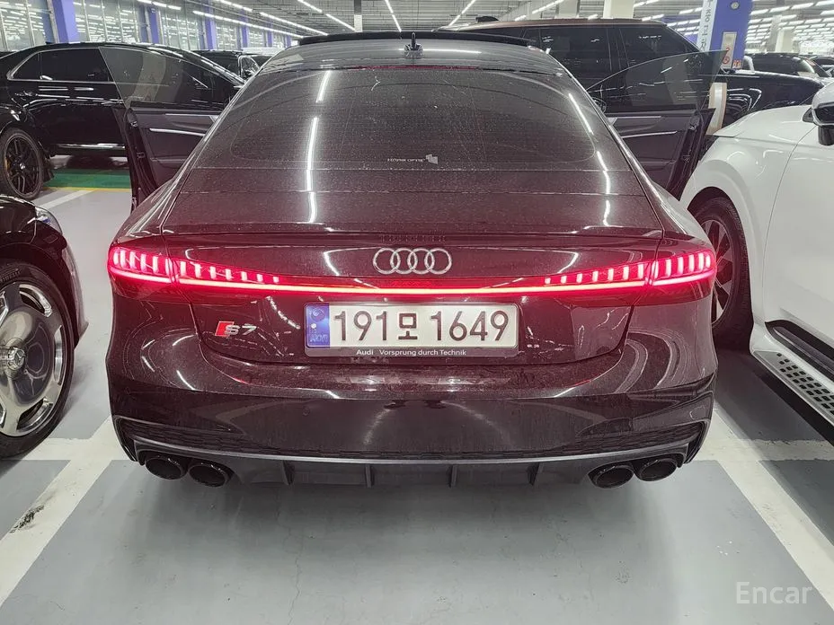 Фото 4 - Audi S7