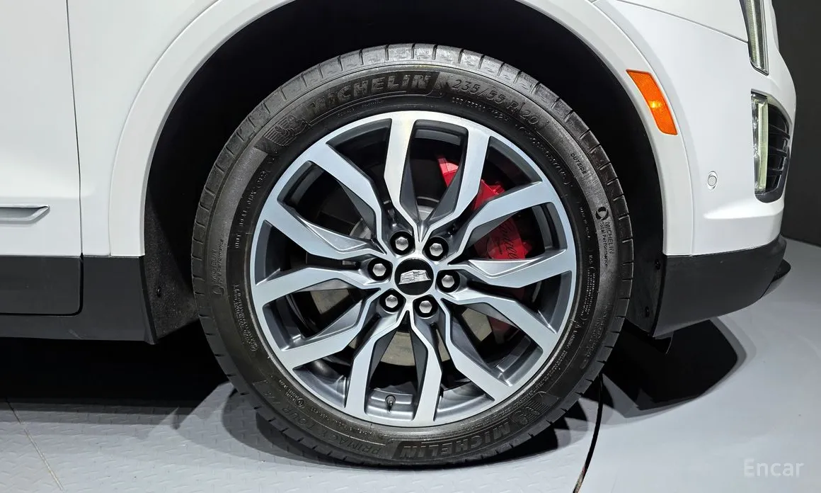 Фото 5 - Cadillac XT5