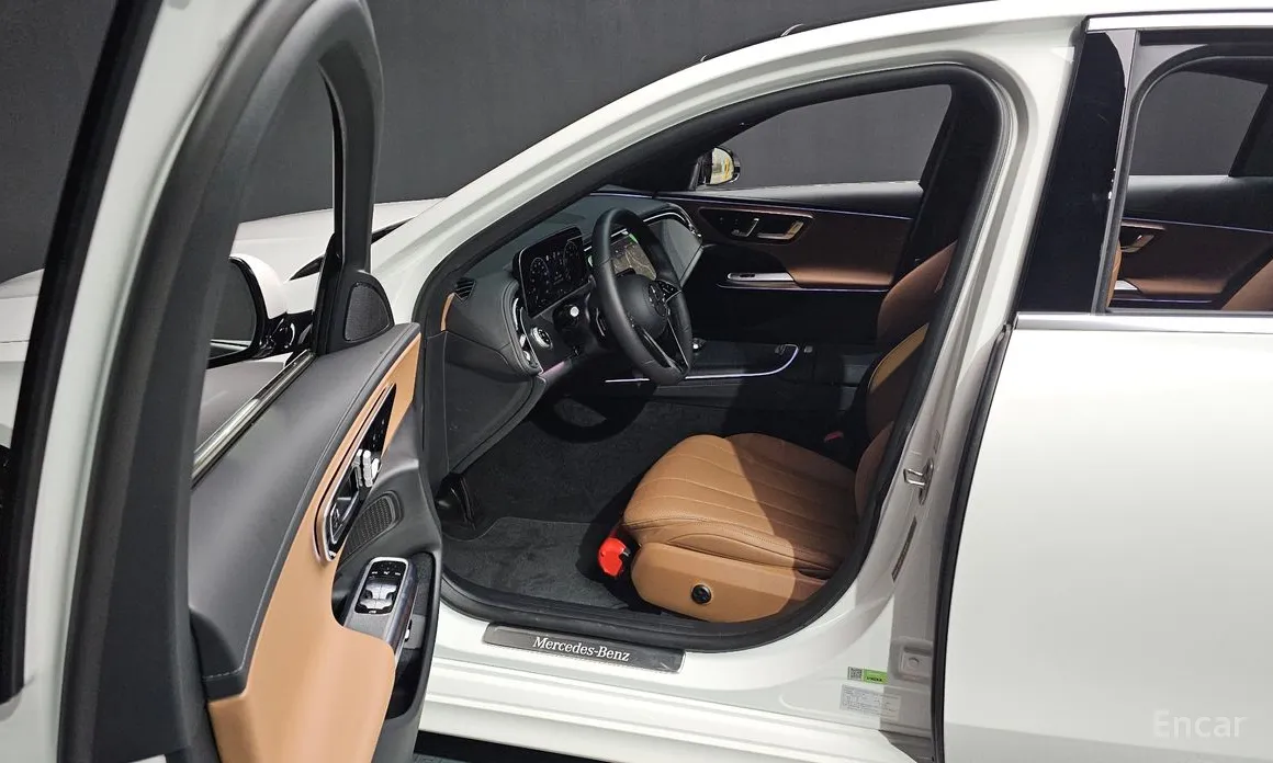 Фото 10 - Mercedes-Benz E-Class