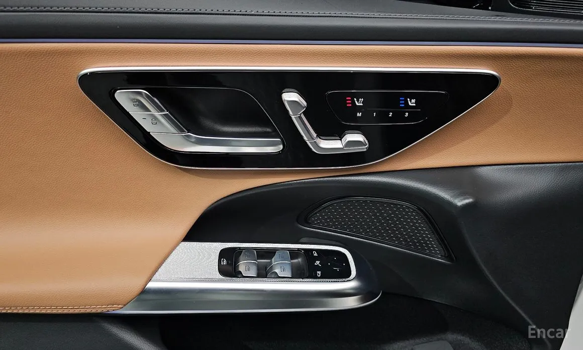 Фото 17 - Mercedes-Benz E-Class