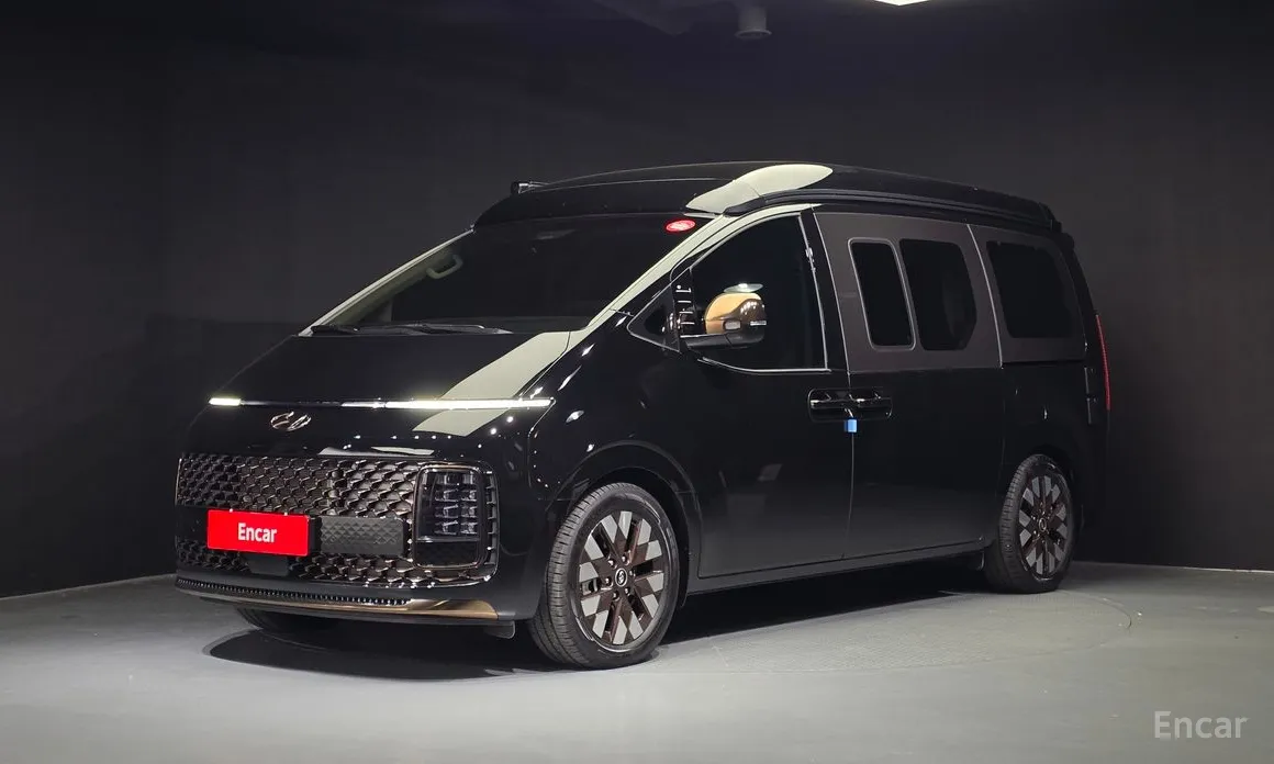 Фото 1 - Hyundai Staria