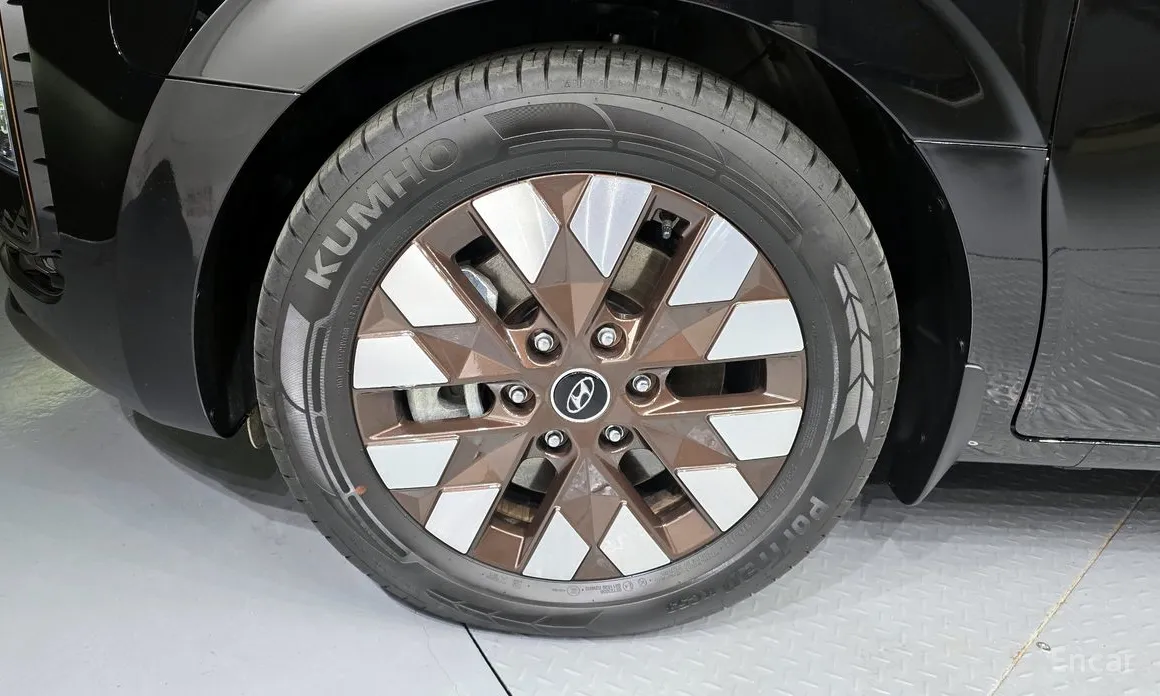 Фото 5 - Hyundai Staria