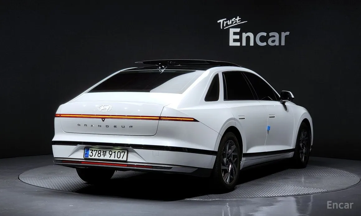 Фото 2 - Hyundai Grandeur