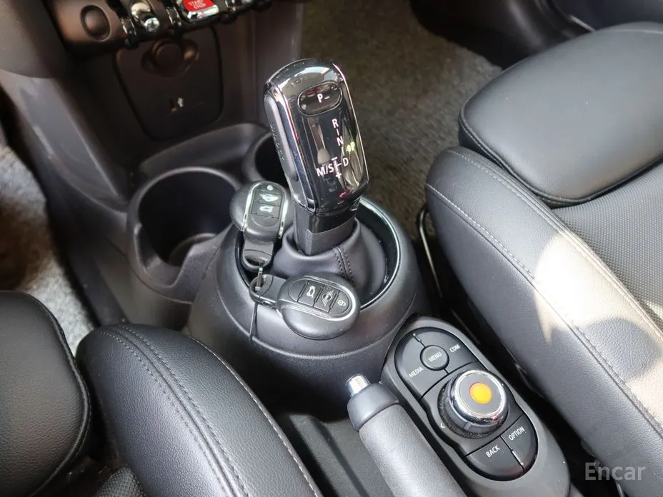 Фото 10 - Mini Cooper