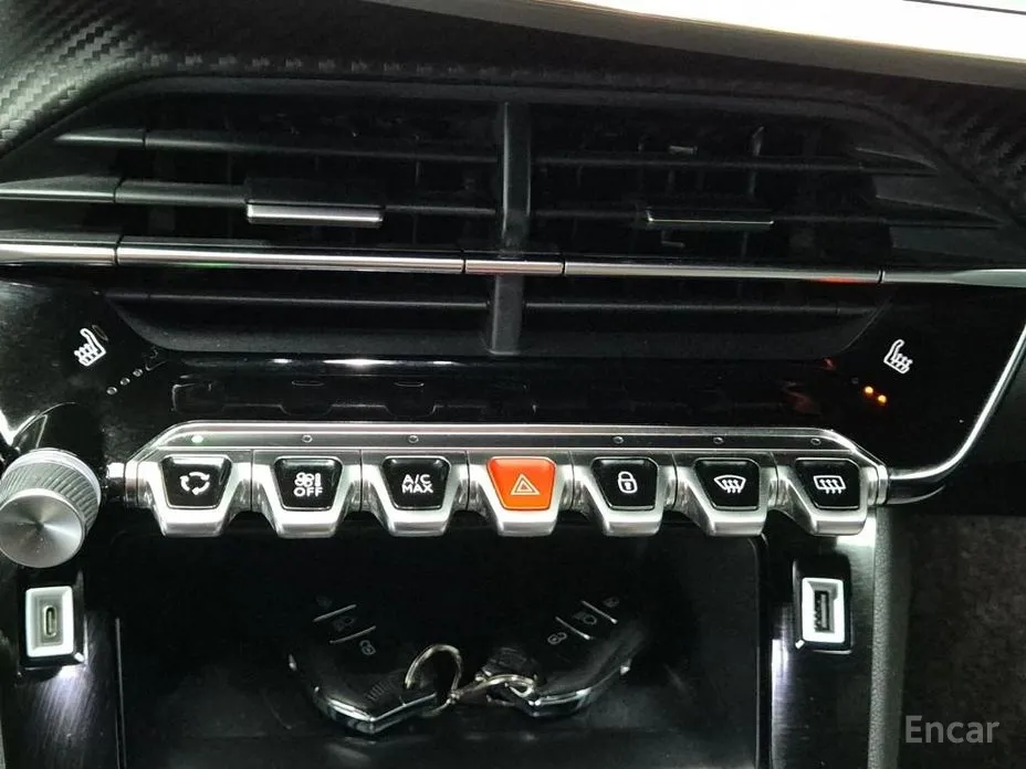 Фото 18 - Peugeot 2008