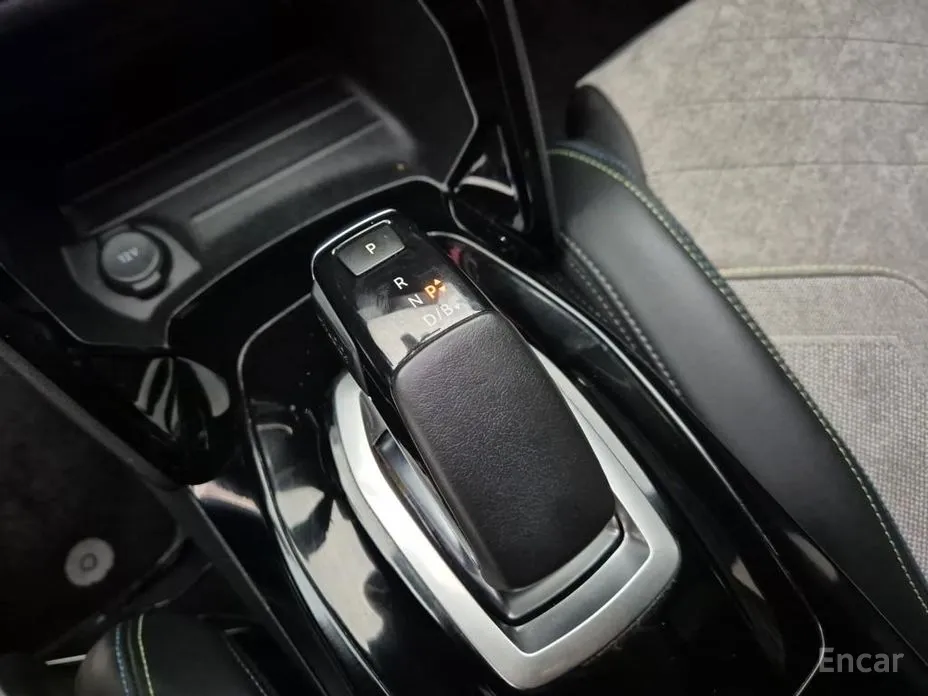 Фото 8 - Peugeot 2008