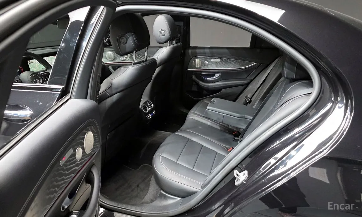 صورة 11 - Mercedes-Benz E-Class