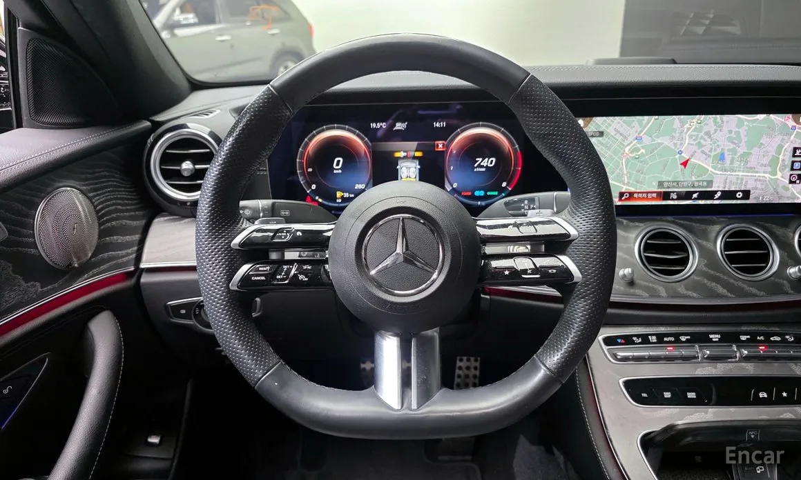 صورة 13 - Mercedes-Benz E-Class