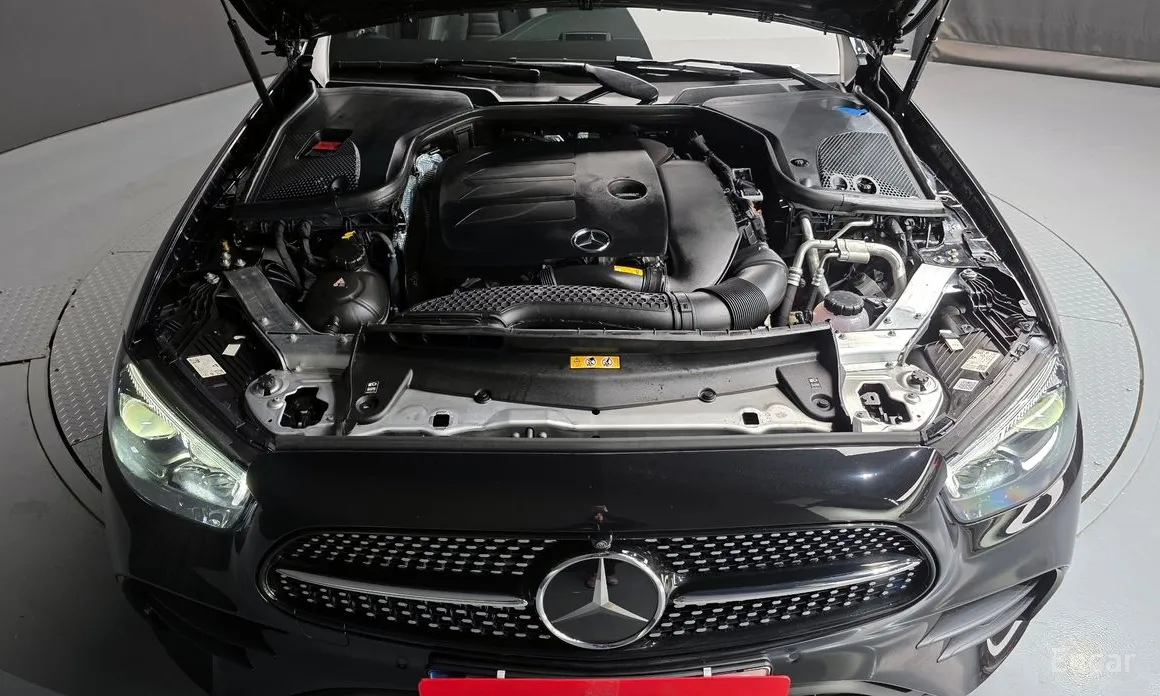 صورة 6 - Mercedes-Benz E-Class