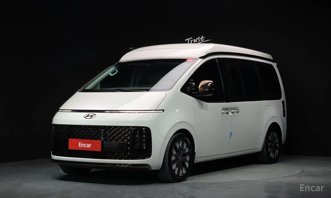 Фото 1 - Hyundai Staria