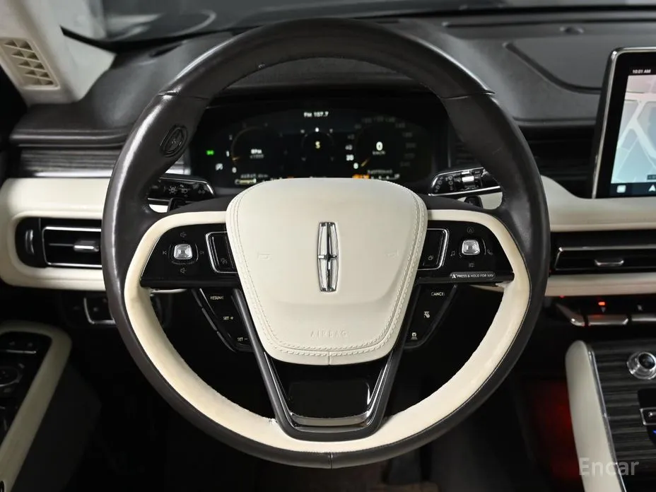 Фото 13 - Lincoln Aviator