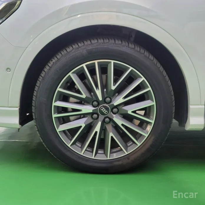 Фото 11 - Audi Q3